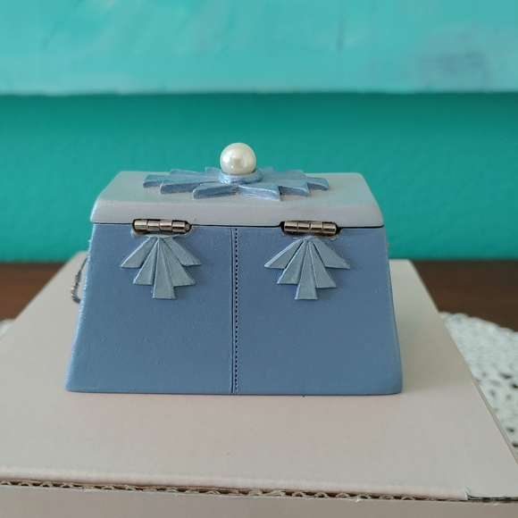 Just The Right Shoe Mini Collectible and Accessory - Picture 5 of 9